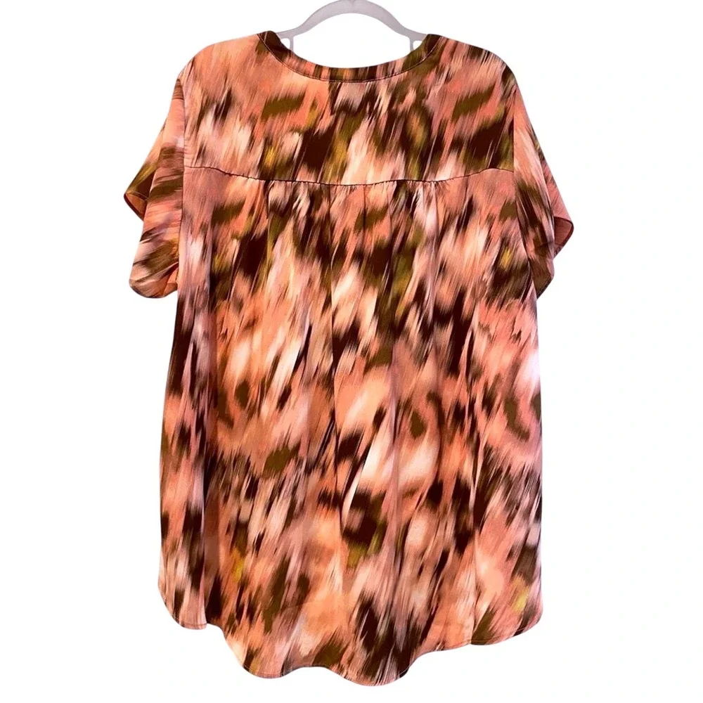 Torrid Womens Size 2 Pink Brown Abstract Ikat Split V-Neck Short Sleeve‎ Blouse